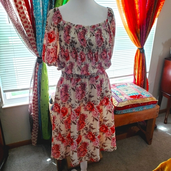 BALTIC Born Short McKenzie Smocked Dress - Picture 2 of 6